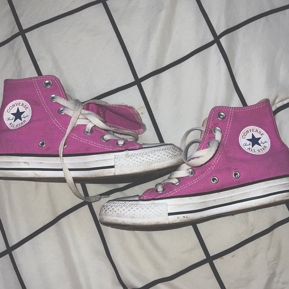 electric pink converse